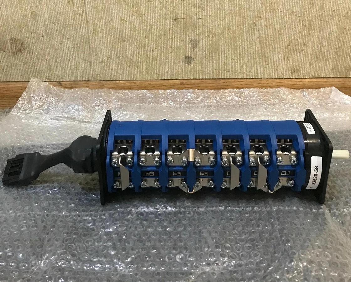 Used Genuine OEM Cummins Voltage Selector Switch | C80-D6R C100-D6R | P/N: A041W631