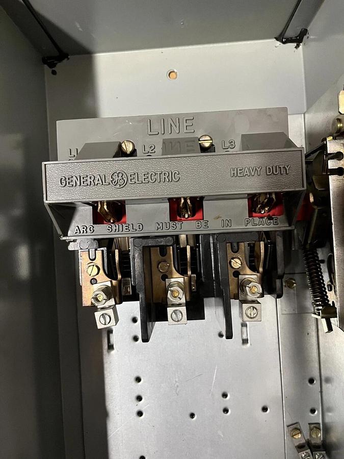 Used Used 60 Amp 600 VAC GE Disconnect Switch - THN3362J Model 11