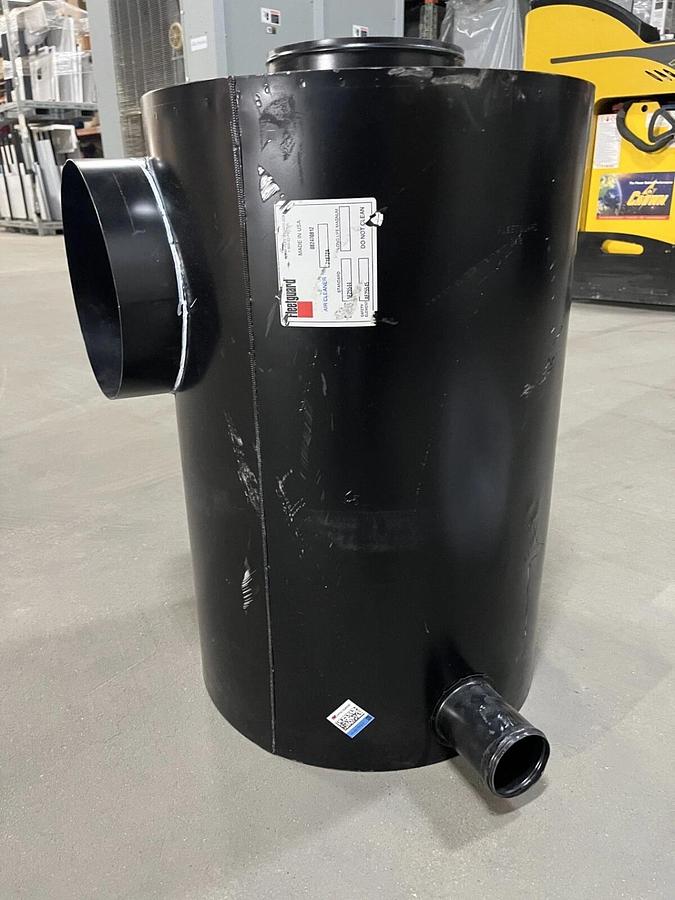 Fleetguard 71872A Air Cleaner Housing for Filter AF25544