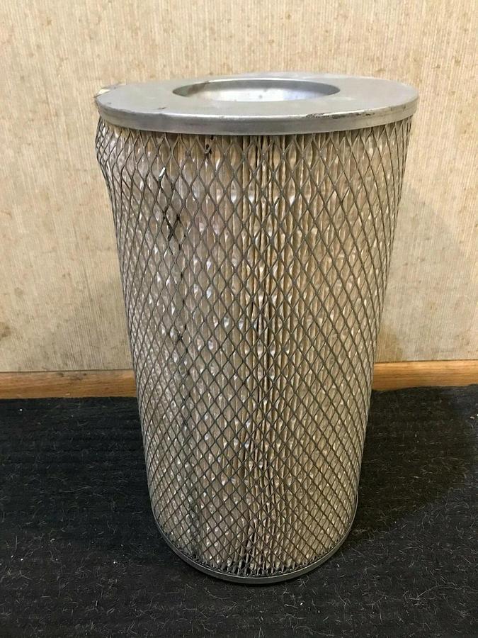 Fleetguard AF-947 Air Filter (View Pictures Before Buying)