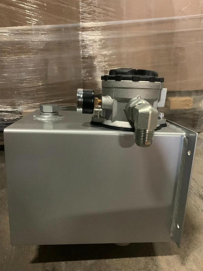 Used New Genuine OEM Onan Cummins RBAB Hydraulic Reservoir Assy P/N: 121-0242