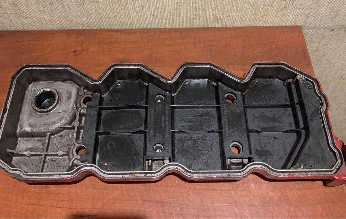 Used Cummins QSB5 4.5L Diesel Engine Valve Cover / Crankcase Breather 4939896 3971371
