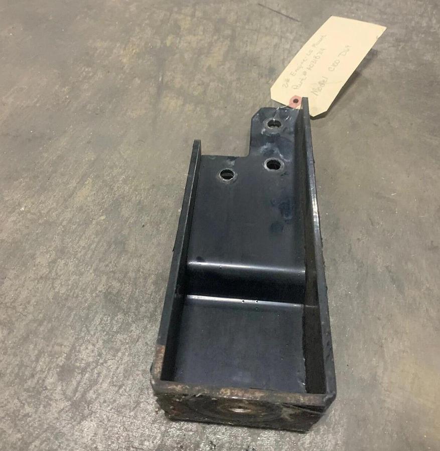 Used Used Genuine OEM Cummins LS Engine Mount C100D6R | P/N: A031B714