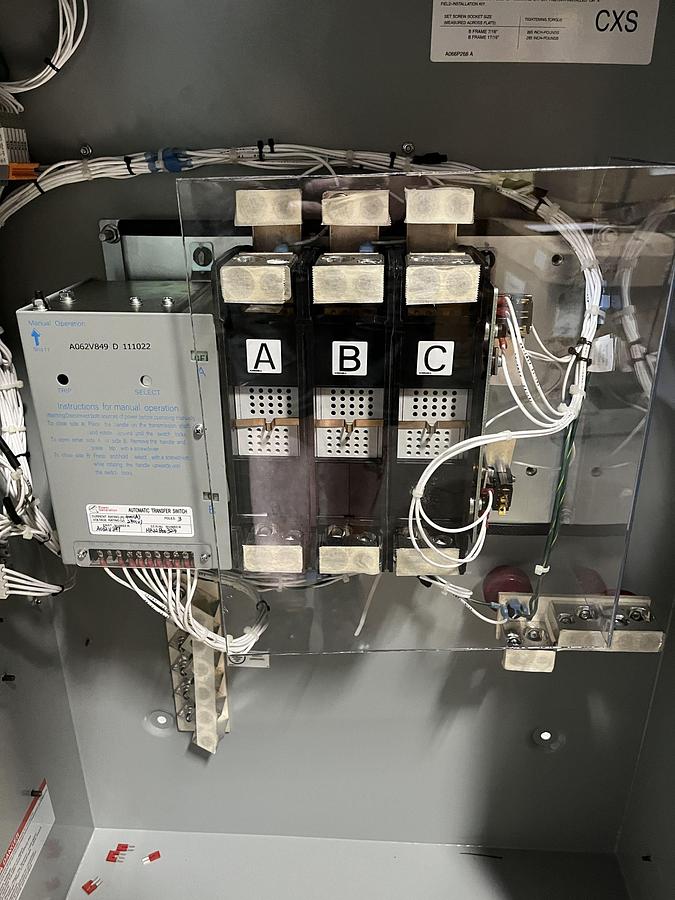 40 Amp 240VAC Cummins CXSB8 Spec. A Automatic Transfer Switch - S/N: D23M225886