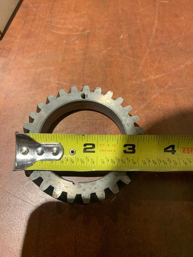 New Genuine OEM Onan Gear Crankshaft | P/N: 104-0001 0104-0001