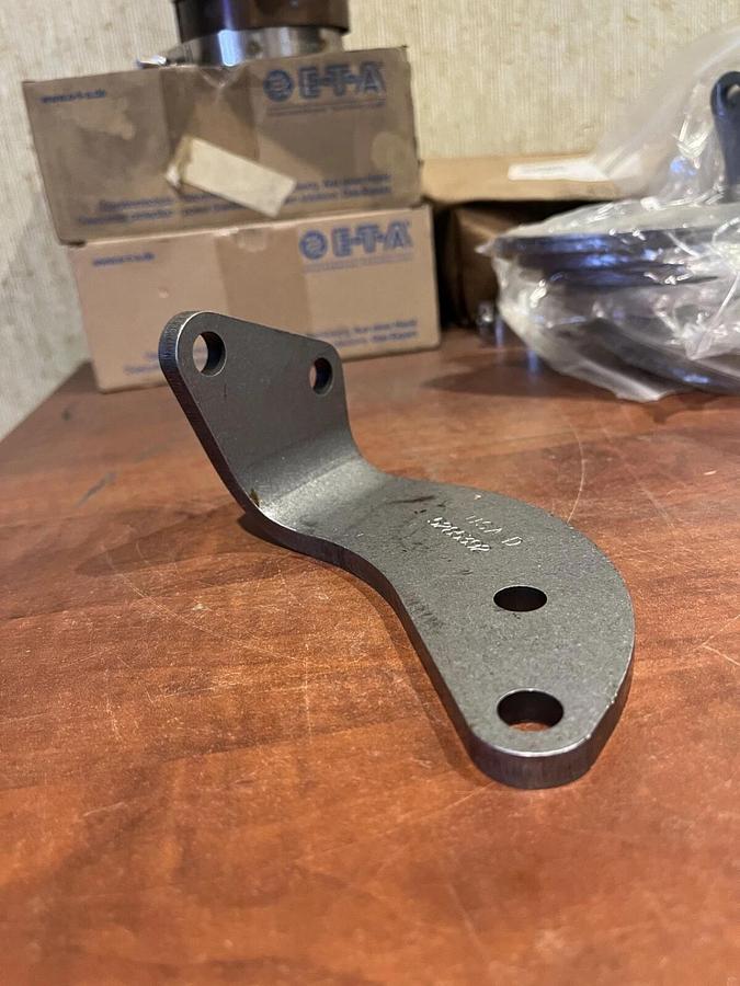 New Cummins Exhaust Outlet Connection Brace - P/N: 5285392