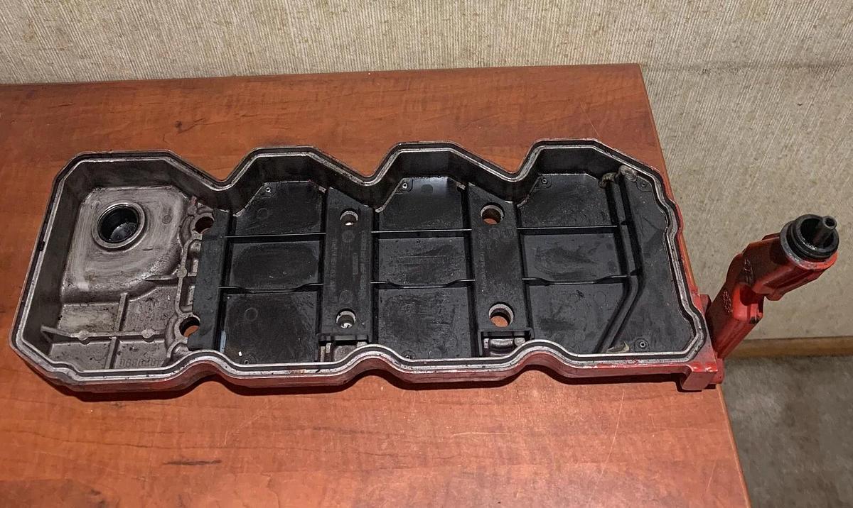 Used Cummins QSB5 4.5L Diesel Engine Valve Cover / Crankcase Breather 4939896 3971371