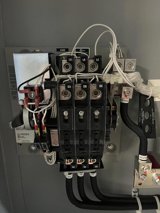 Used 200A 208V ASCO D03AUSA30200CGXM Automatic Transfer Switch - S/N: 1808631-004RE