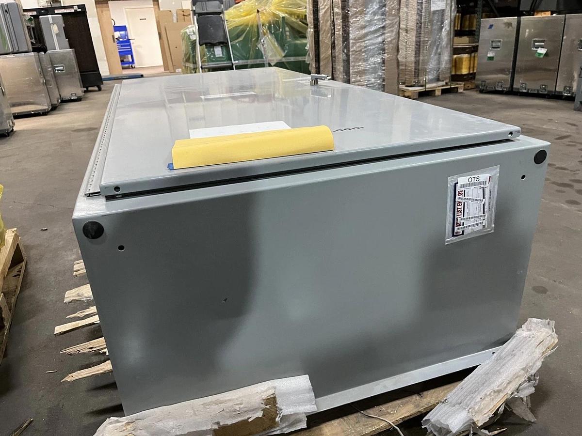 Used 400 Amp 240VAC Cummins OTECSEC Spec. B Automatic Transfer Switch S/N: D23M224469