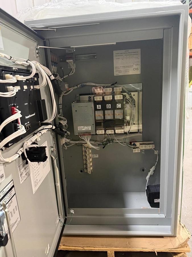 225A 240V Cummins CXSB8 Automatic Transfer Switch - D23M225736