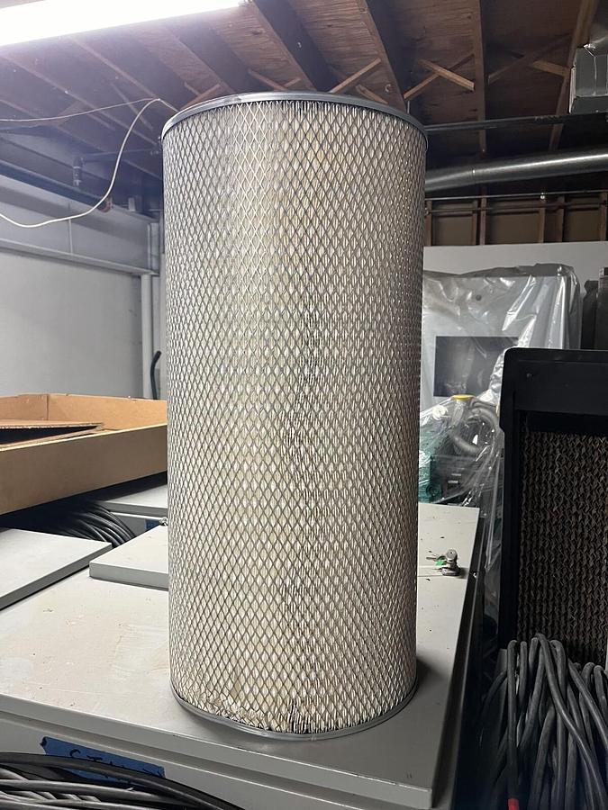 New Fleetguard Air Filter - P/N: AF4676