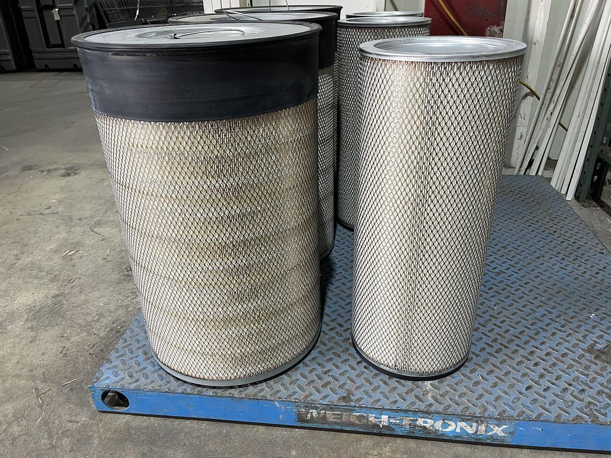 Fleetguard Primary & Safety Air Filter Elements | Primary P/N: AF25544 & Safety P/N: AF25545