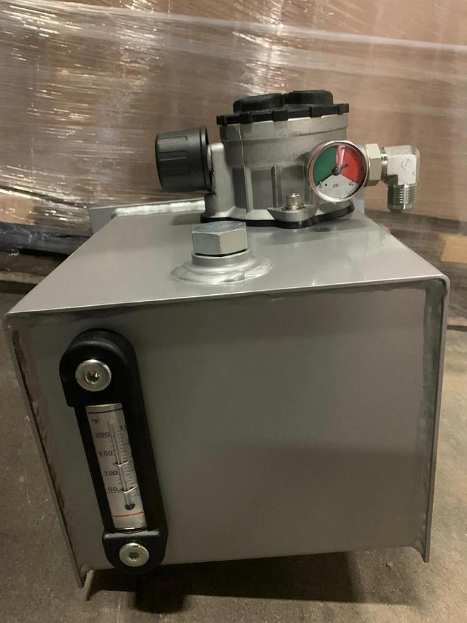 Used New Genuine OEM Onan Cummins RBAB Hydraulic Reservoir Assy P/N: 121-0242