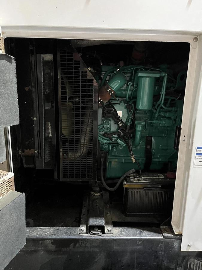 100kw Cummins C100D6R-1527367 Spec. E Mobile Diesel Generator - S/N: L150901778
