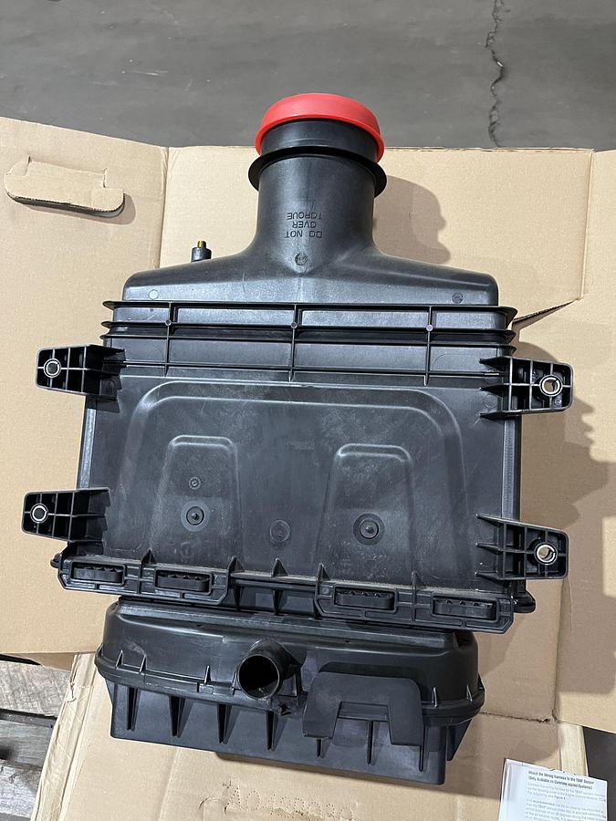 New Cummins Fleetguard Direct Flow Air Cleaner | P/N: AH55600VE / 5289929