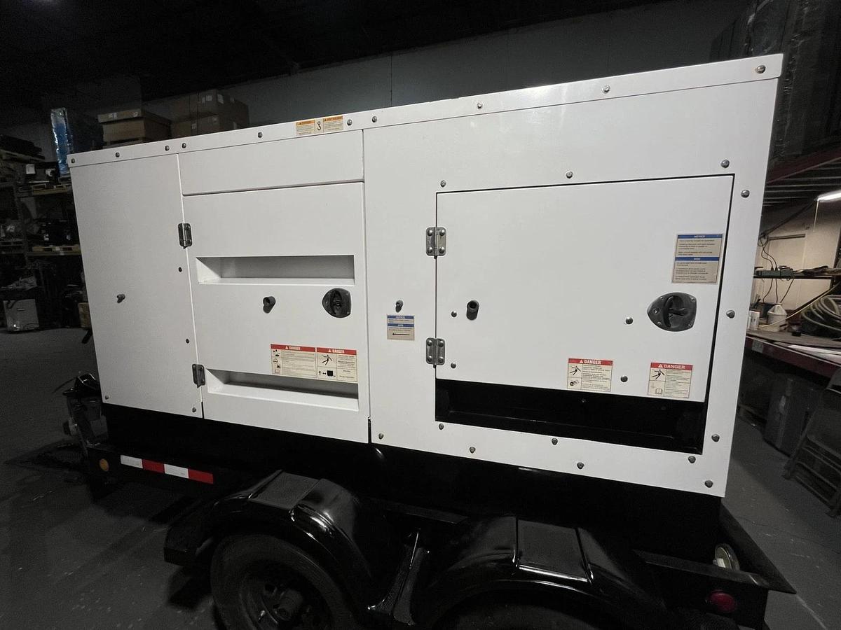 Used 100kw Cummins C100D6R Mobile Diesel Generator - S/N: H150865378 (New GenEnd!)