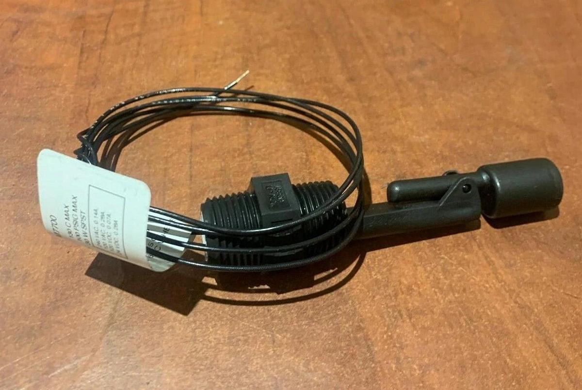 Used New Madison M7700 Liquid Level Float Switch 130 C Max 100 PSIG Max