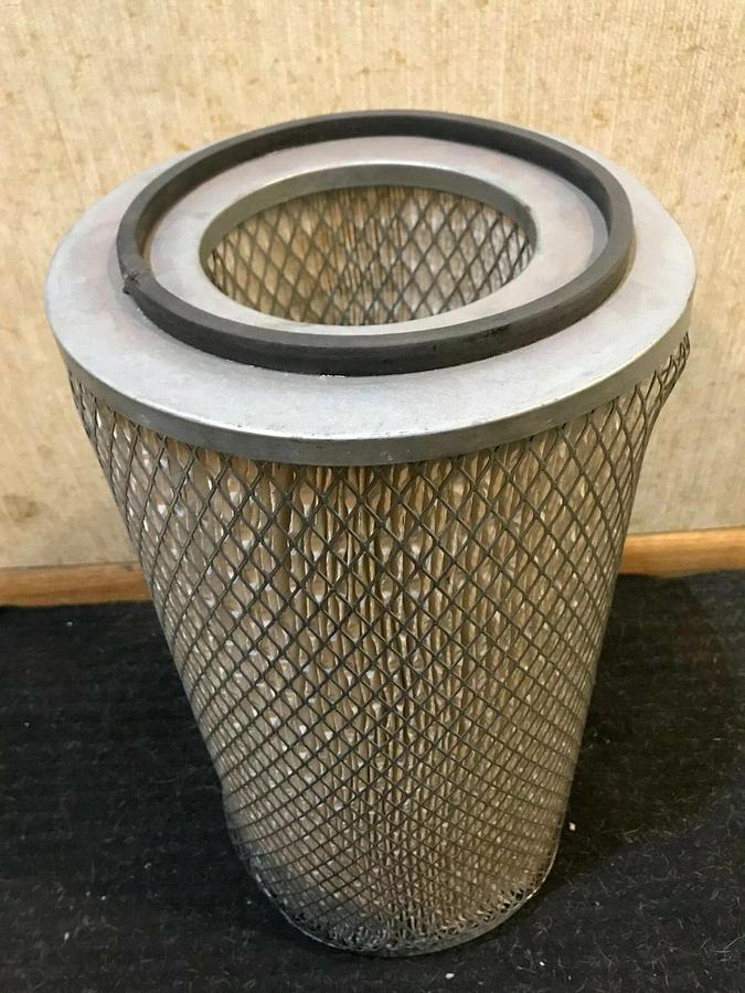 Fleetguard AF-947 Air Filter (View Pictures Before Buying)