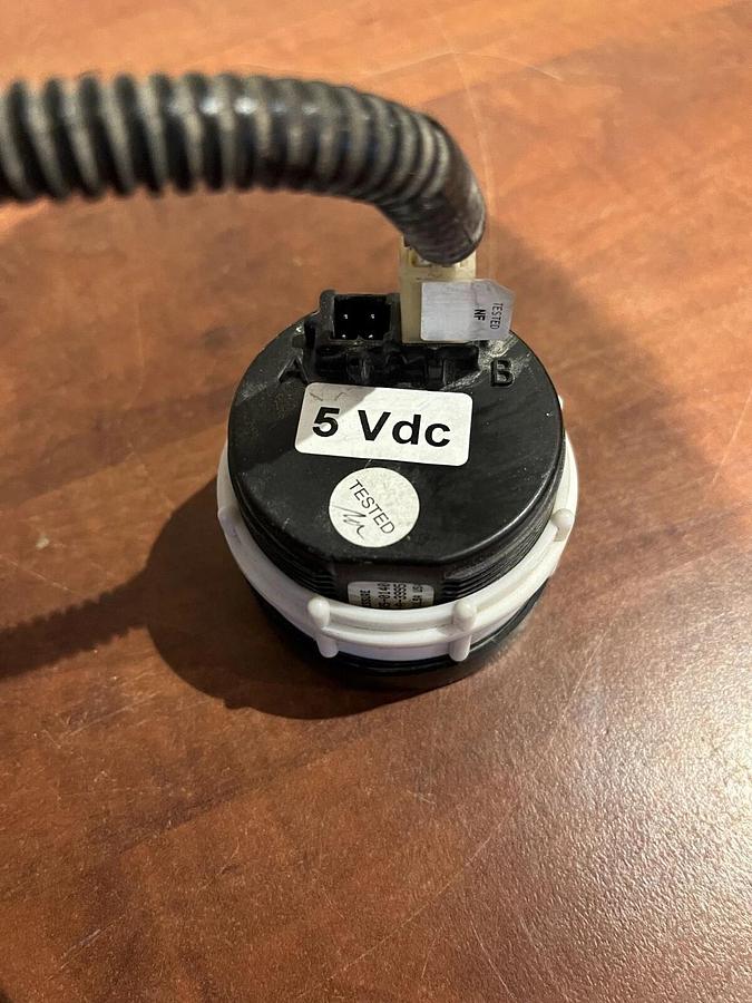 Used Used Cummins Oil Pressure Gauge from C300 - P/N: 0193-0625