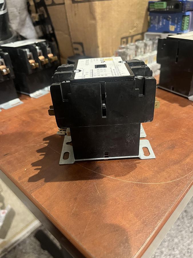 Used Used Heartland Controls 120VAC HCCY3XT06CJ