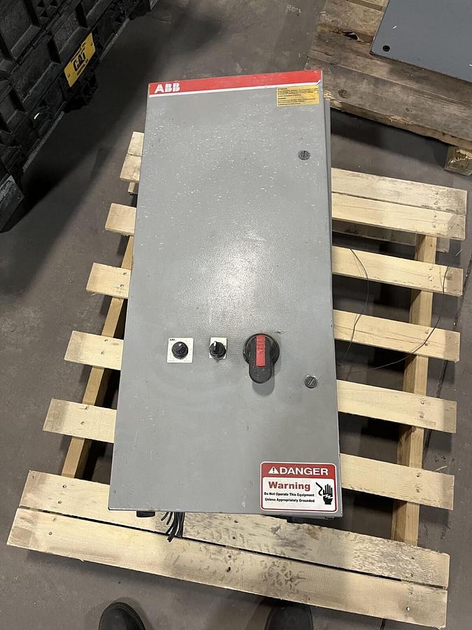 Used Used ABB ACS600 30HP 600V 3PH 60HZ Drive and Enclosure - S/N: DR-01804305