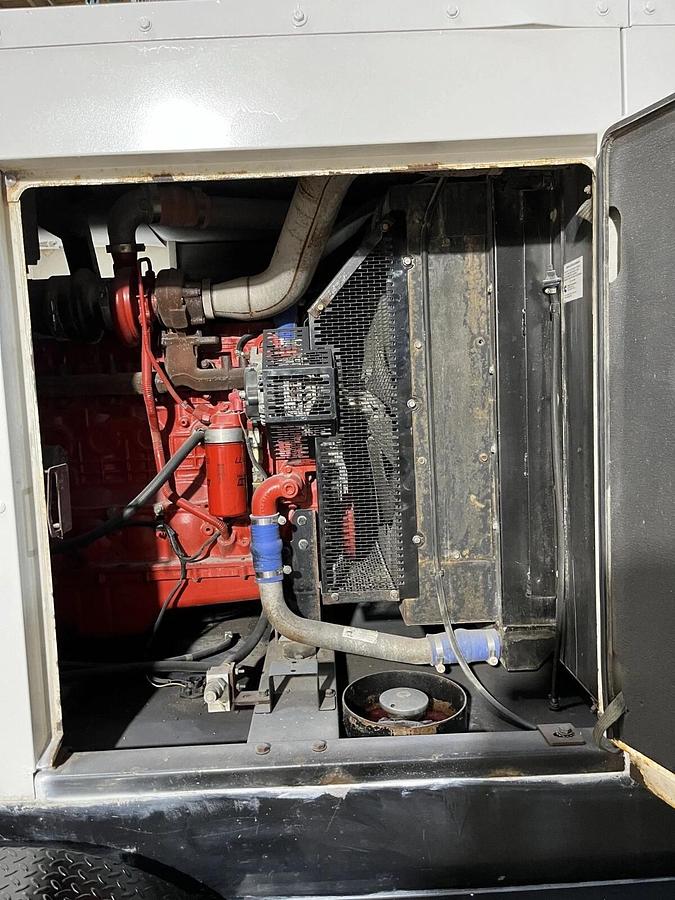 Used Used 150kw Cummins C150D6R - A041V078 Mobile Diesel Generator - S/N: F120348378