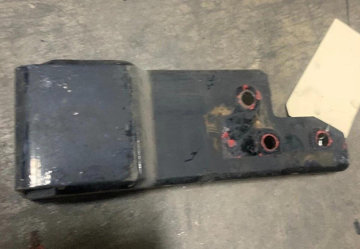 Used Used Genuine OEM Cummins RS Engine Mount C100D6R | P/N: A031B831