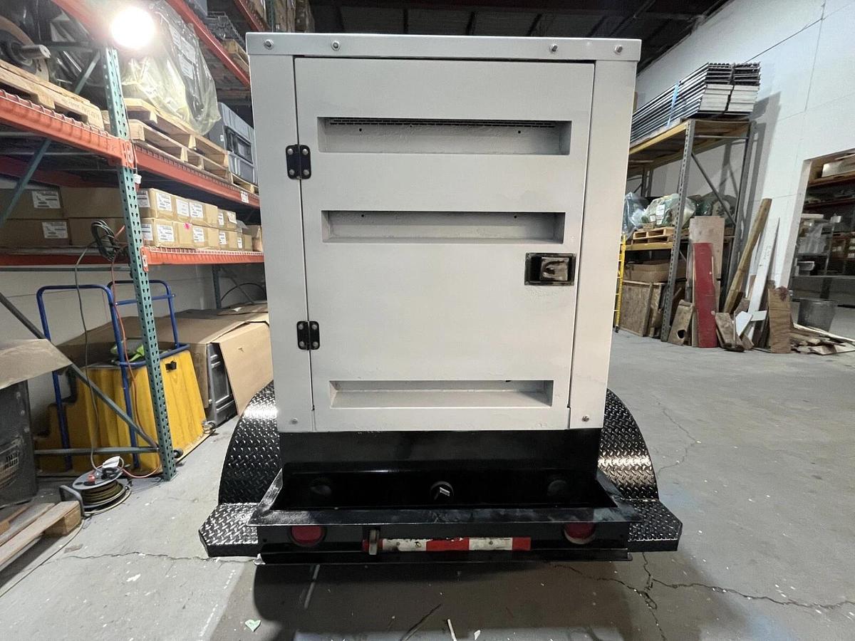 100kW Cummins C100D6R Mobile Diesel Generator S/N: F160974525 - New Engine!