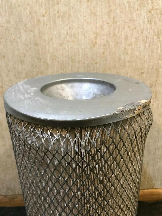 Fleetguard AF-947 Air Filter (View Pictures Before Buying)