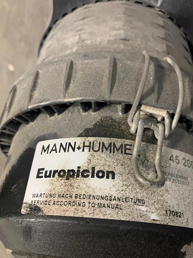 Used Used Wacker G50 Tier 4 Final Air Filter Assembly | P/N: 5200012263 5200012265