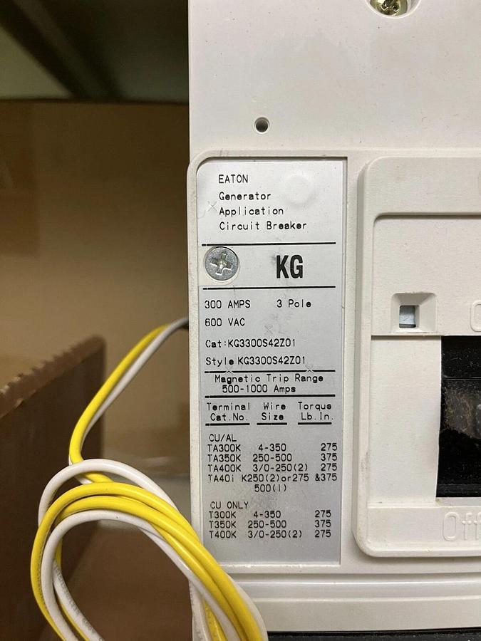New Eaton 300 Amp 3 Pole Circuit Breaker - KG3300S42Z01 - A032Z152