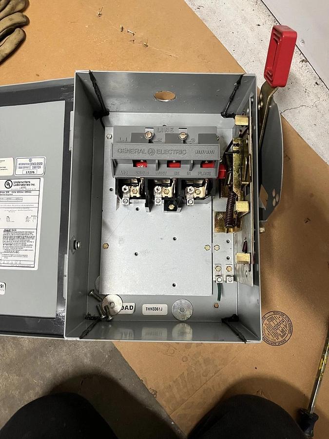Used Used 30 Amp 600V GE Disconnect Switch - THN3361J Model 11