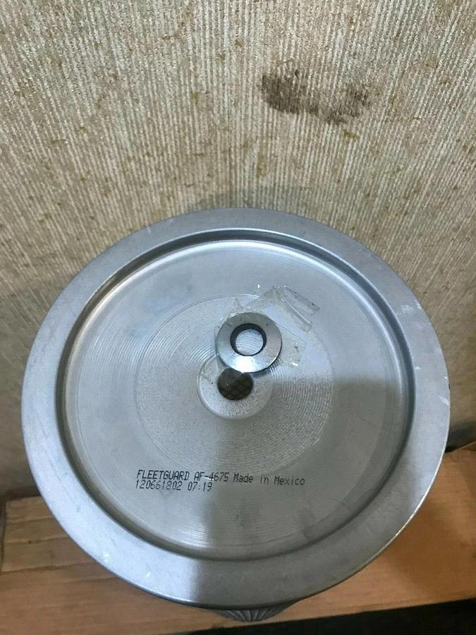 Used Genuine Fleetguard AF4675 Air Filter
