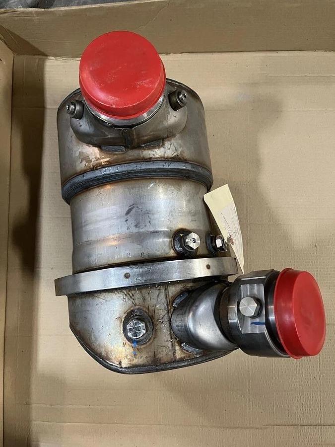 John Deere Diesel Oxidation Catalyst P/N: RE565854