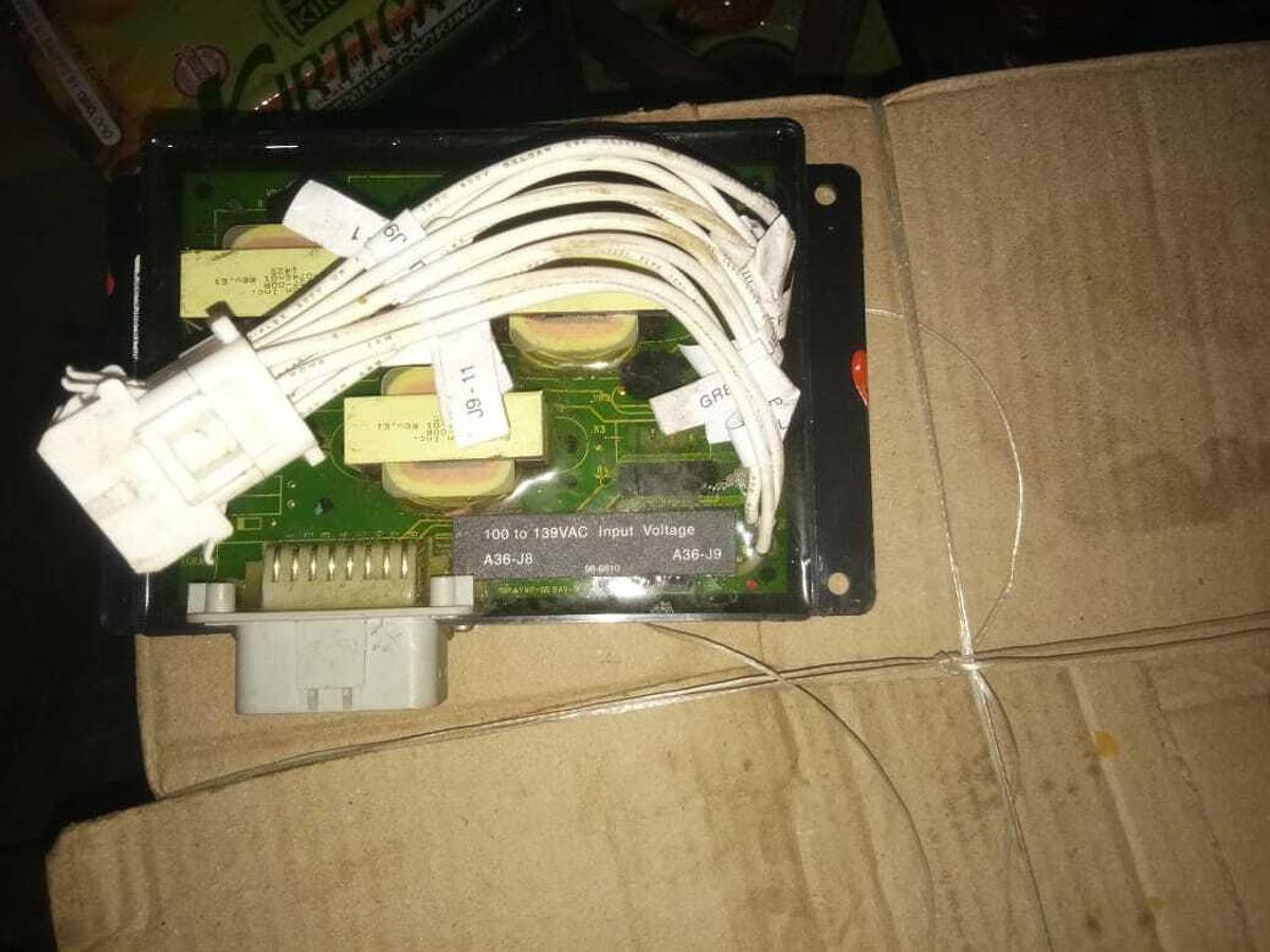 Used Used Genuine OEM Cummins Valve Cover QSB7-G9 | 5258935 5308944