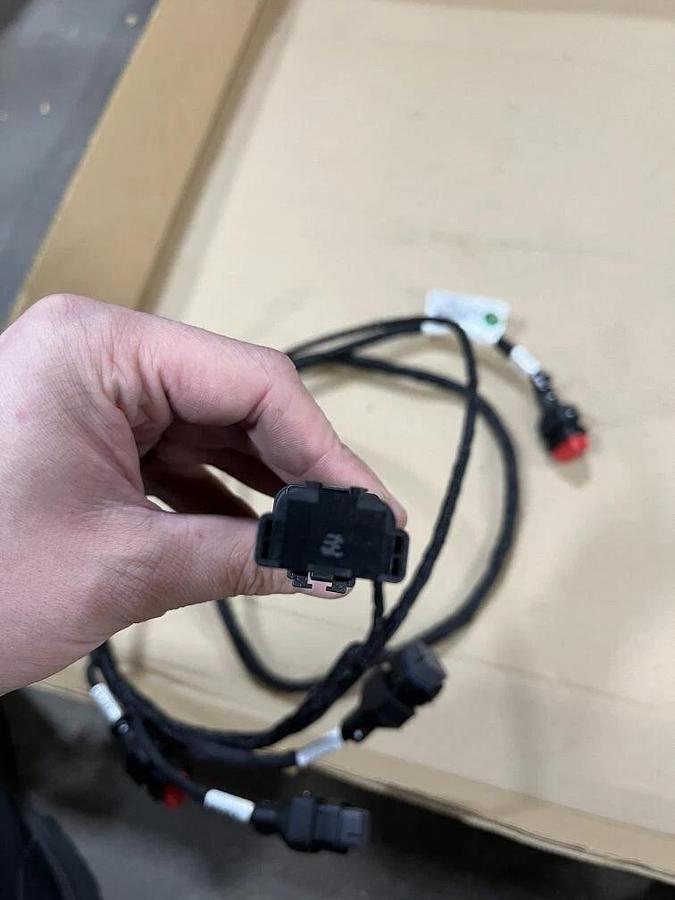 John Deere Wiring Harness P/N: RE567753