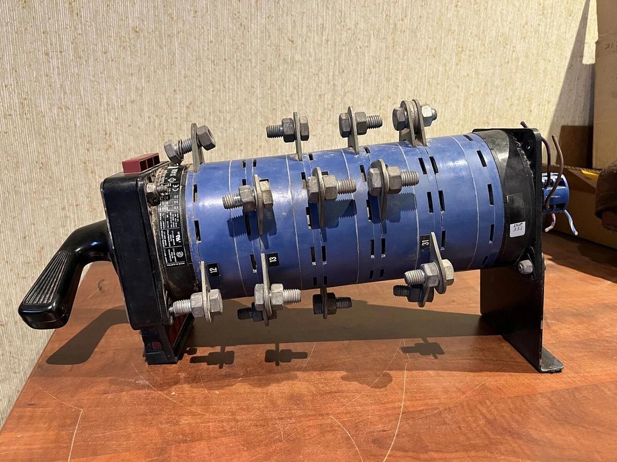 Used Kraus & Naimer X400 400A 600VAC Voltage Selector Switch - P/N: A041W640