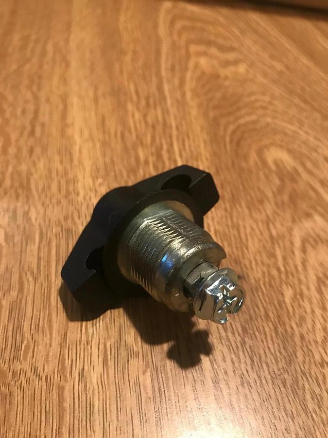 Used Padlockable Wing Knob Quarter Turn Door Latch for Cummins Generators