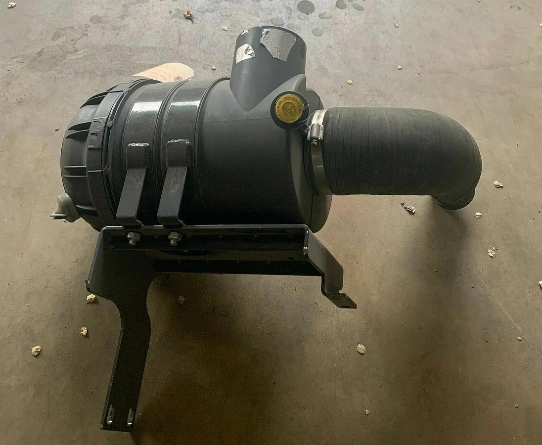 Used Magnum Power Generac MMG35FHD MMG35 | Air Cleaner Assy. P/N: 22967