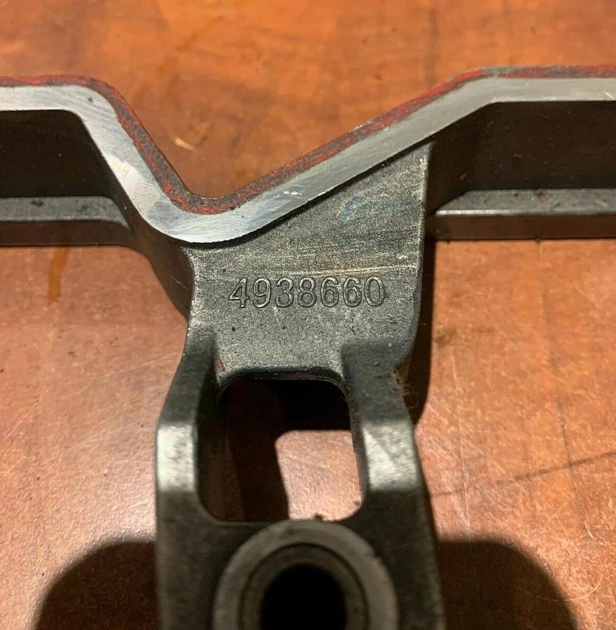 Used Used Genuine OEM Cummins QSB5 4.5L Rocker Lever Housing | P/N: 4938660