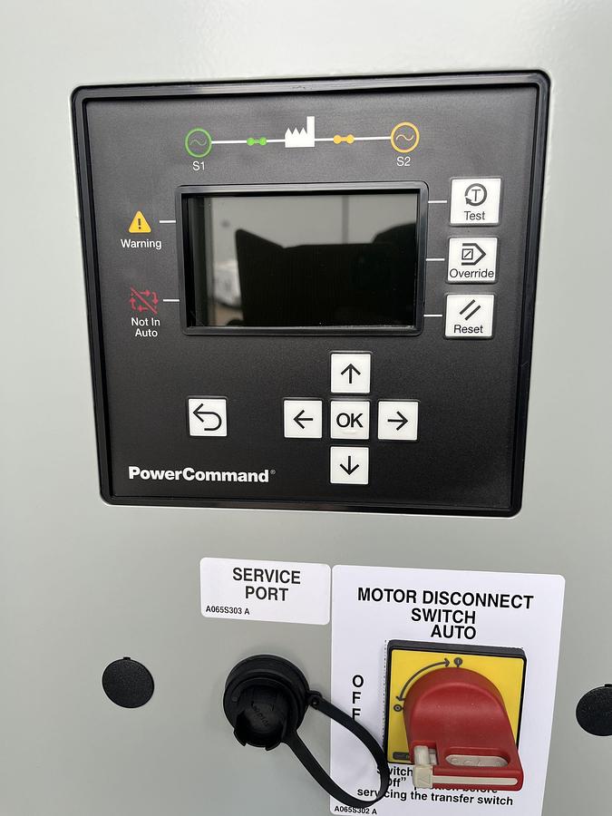 New 600 Amp 480VAC Cummins CXTCSE8 Spec. A Automatic Transfer Switch - S/N: B23M208374