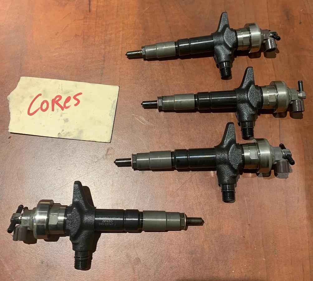 Used Genuine OEM Denso 8-98011604-5 CORES Fuel Injectors (NOT WORKING) (4 Pack)