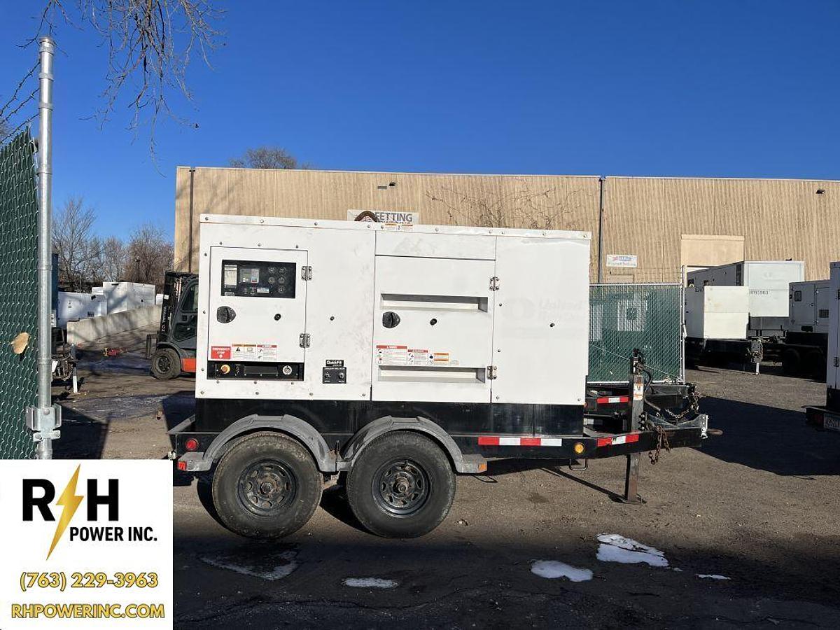 Refurbished 100kw Cummins C100D6R Mobile Diesel Generator (New Cummins Engine!) - E150830816