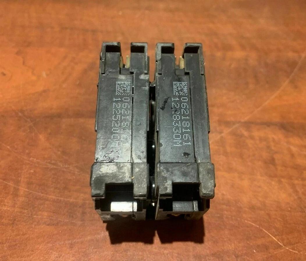Used (2 Pack) 20 Amp Siemens Q220 Circuit Breaker | 2 Pole 120/240V 60Hz