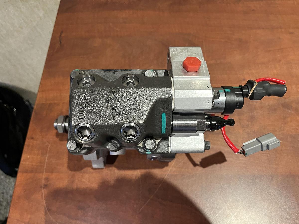 New Cummins Fuel Pump - P/N: 4384224RX