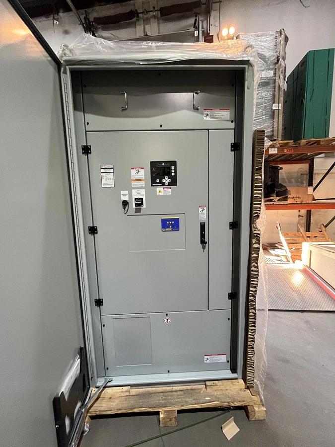 Used New 1600 Amp 480VAC Cummins CXRF8 Automatic Transfer Switch - S/N: D22M057070