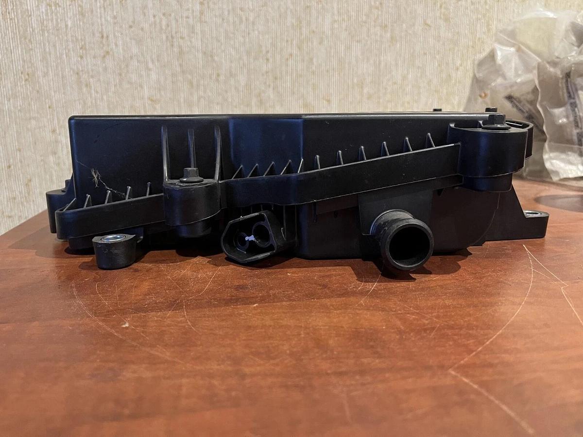 Fleetguard CV5063 Crankcase Ventilation Filter Housing and CV5063300 Filter