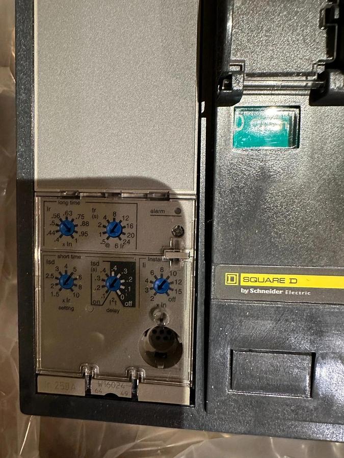 Square D PowerPact PJ250 Powered Breaker I Cummins P/N: A052D771