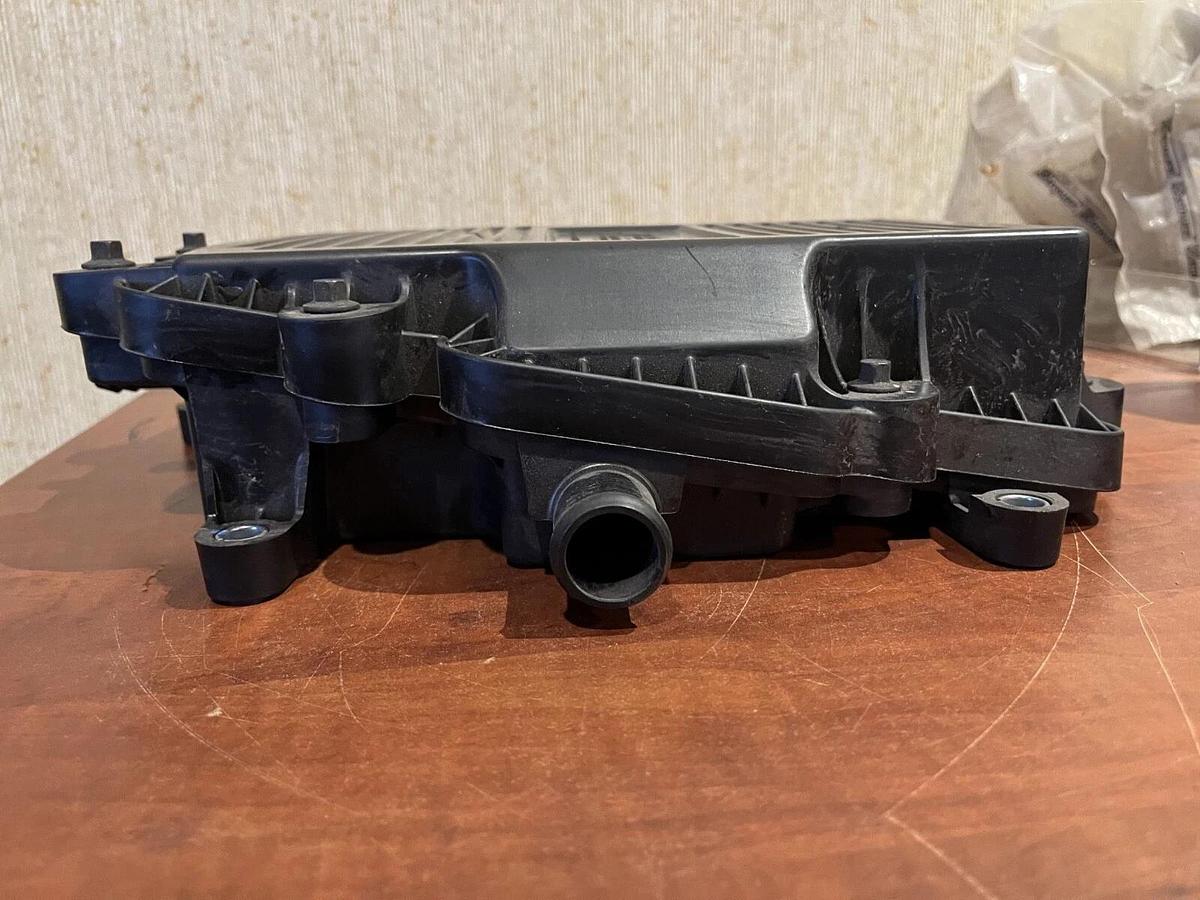 Fleetguard CV5063 Crankcase Ventilation Filter Housing and CV5063300 Filter