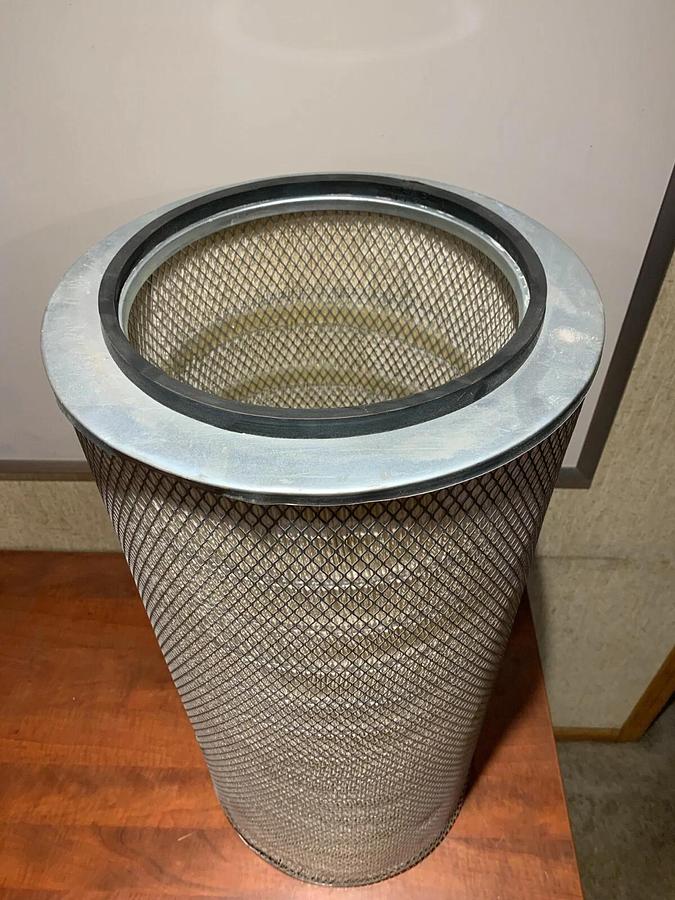 New OEM Genuine Donaldson P546761 Air Filter